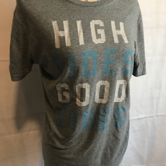 Old navy t shirt - Picture 2 of 4